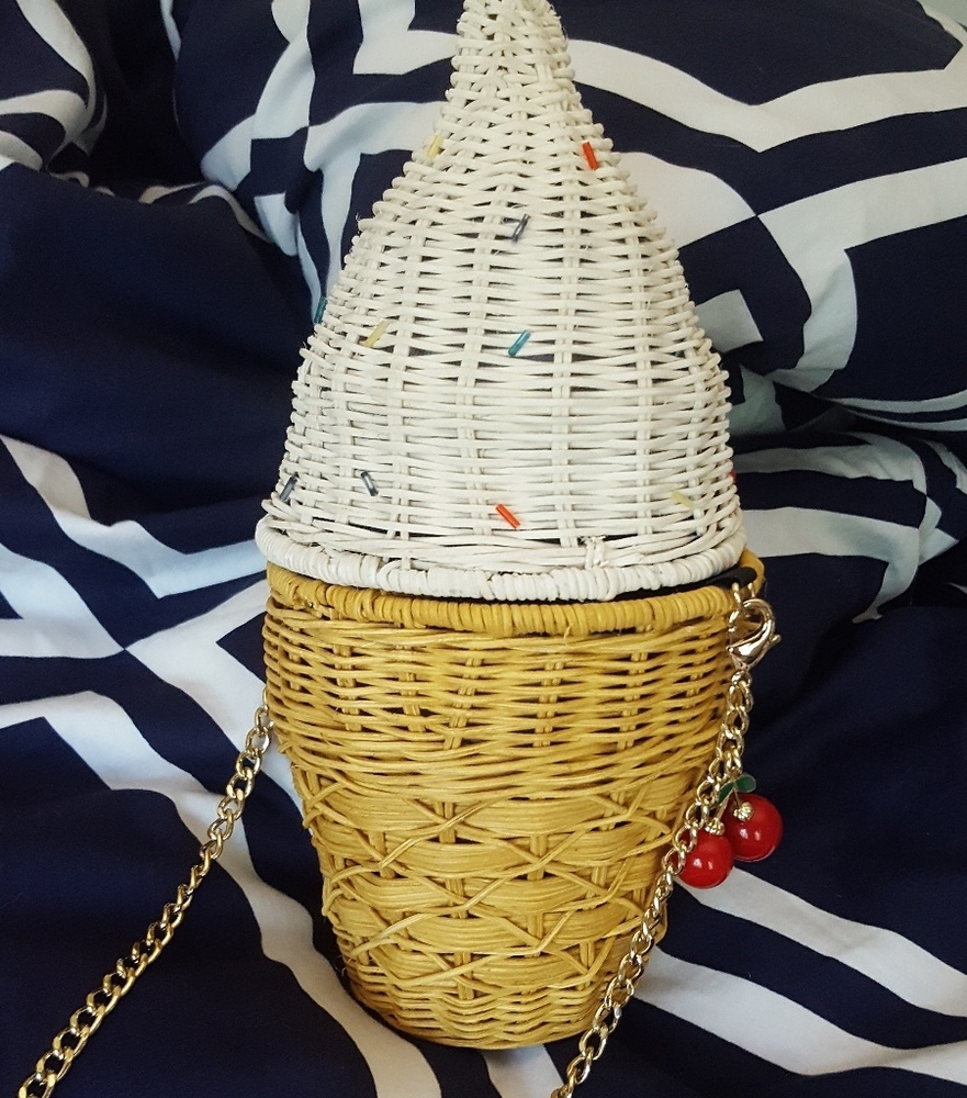 Novelty purse 🍦